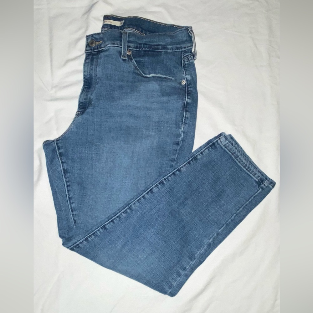 Ladies Levi’s Capri 14